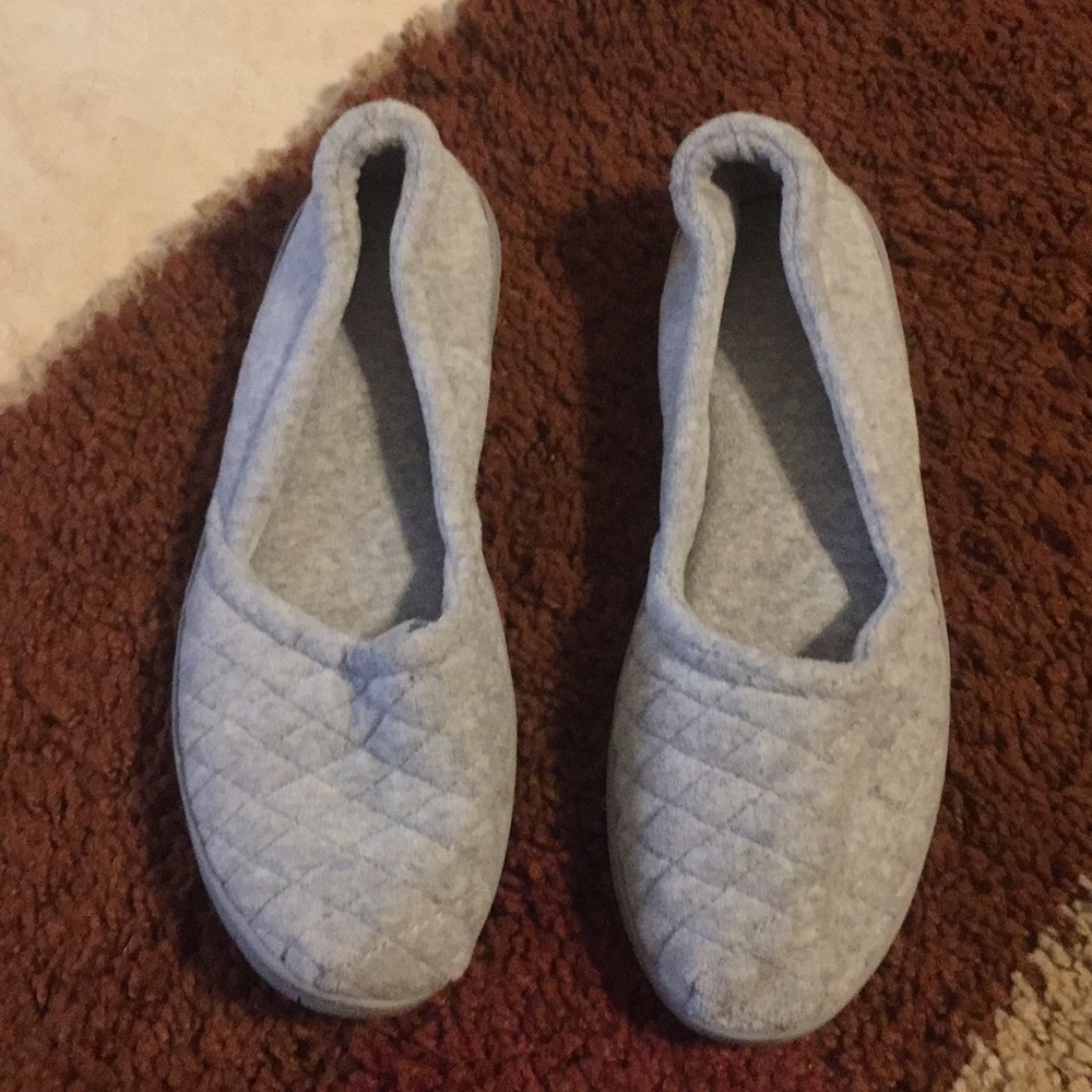 Beautiful Dearfoams Slippers